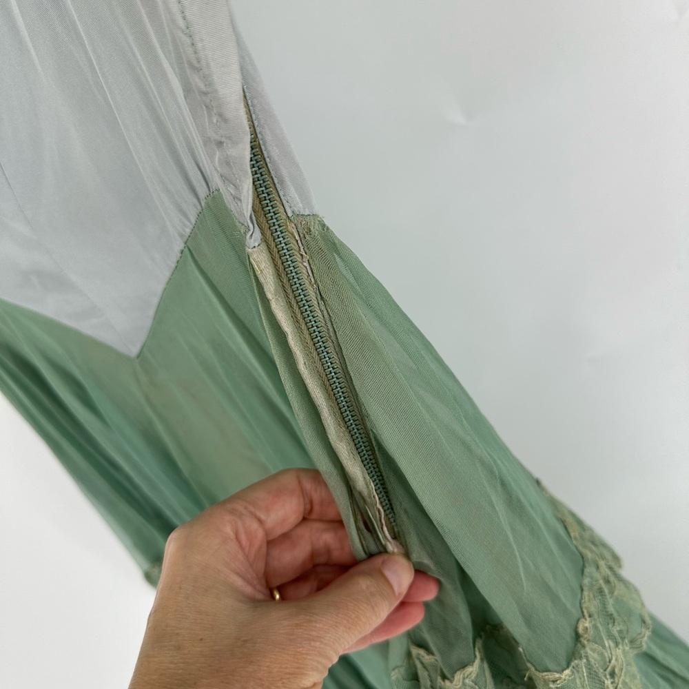 Elegant Green Tiered Women's Dress - Picture 5 of 13